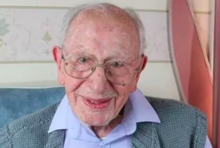 Ele assumiu a posição após o falecimento do britânico John Tinniswood, que também tinha 112 anos. Ele morreu no dia 25/11/24.