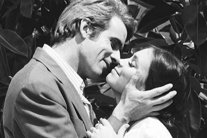 A autora sabia como ninguém prender a atenção dos telespectadores, criando ganchos diários e desfechos inesperados. 