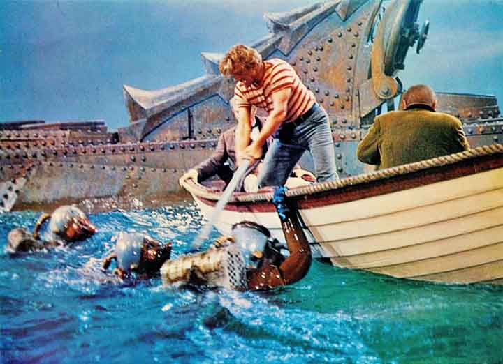 A ambientação subaquática e os equipamentos tecnológicos avançados para o século XIX contribuem para o tom retrofuturista da narrativa, que combina aventura, crítica à guerra e efeitos visuais impressionantes para a época.