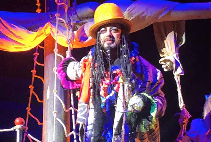 No comando do Culture Club, grupo do movimento new wave, fundado em 1984, Boy George se tornou um fenômeno cultural em todo o mundo, principalmente entre os jovens da década de 1980, vendendo mais de 150 milhões de discos. 