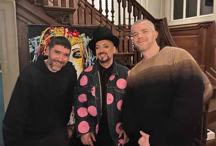 Além disso, Boy George tem sua música frequentemente classificada como a blue-eyed soul, que é influenciada pelo R&B e reggae.