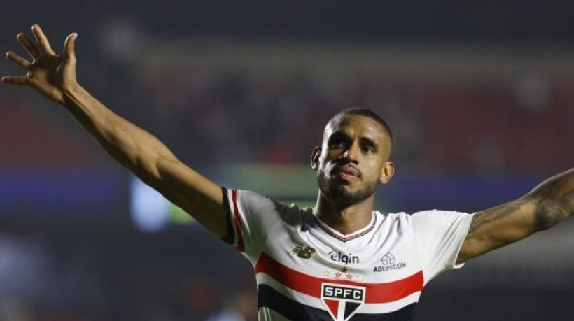 Companheiro deixou André Silva cobrar o pênalti na vitória sobre o Grêmio, no Morumbis 