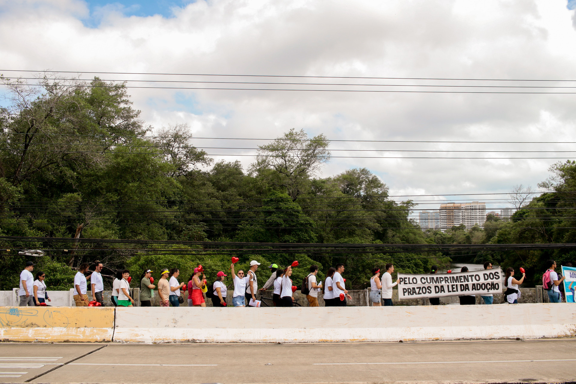 1 ª Caminhada da Adoção de Crianças e Adolescentes  visa sensibilizar a sociedade sobre a importância da adoção legal