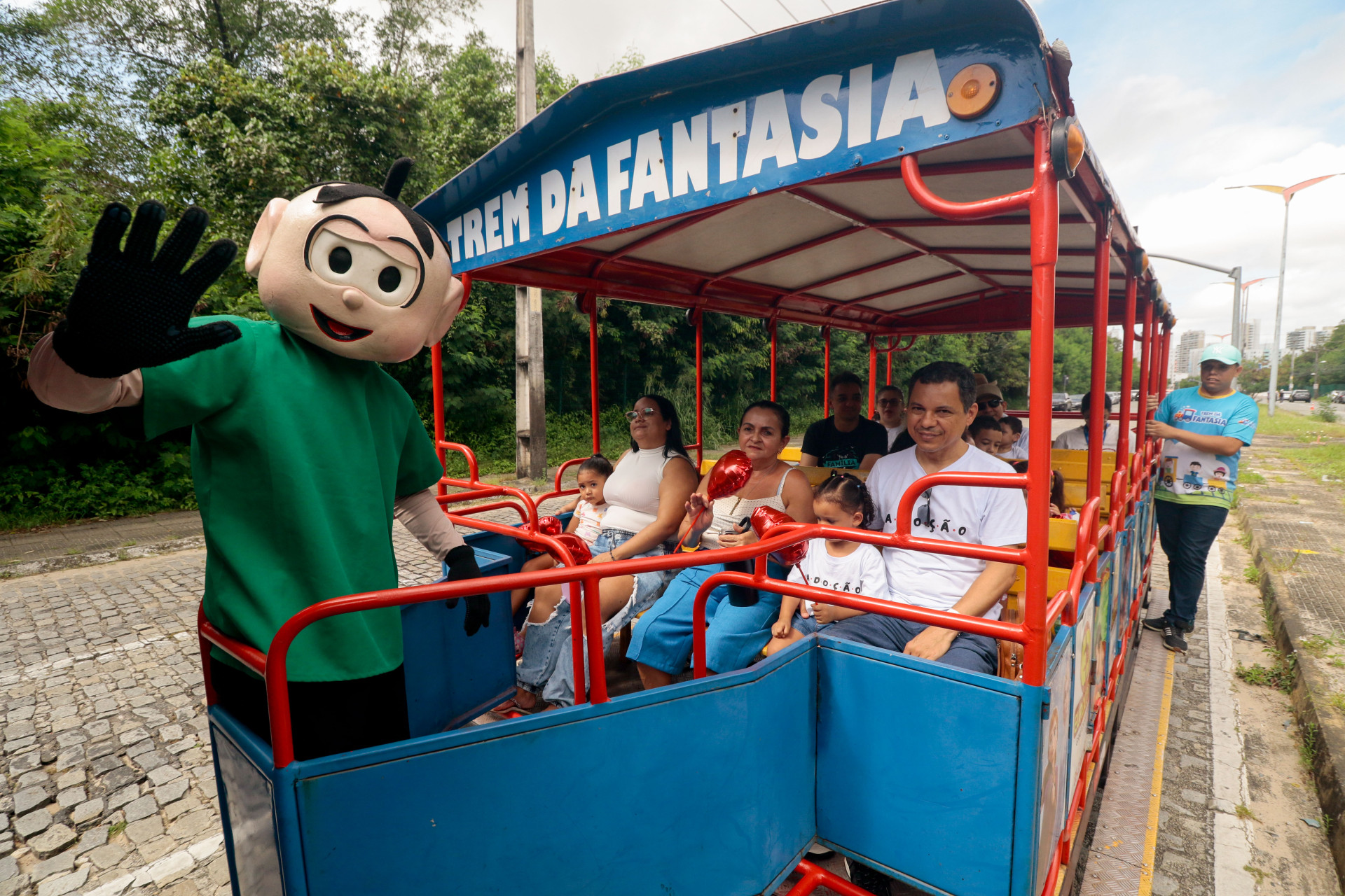 1 ª Caminhada da Adoção de Crianças e Adolescentes visa sensibilizar a sociedade sobre a importância da adoção legal