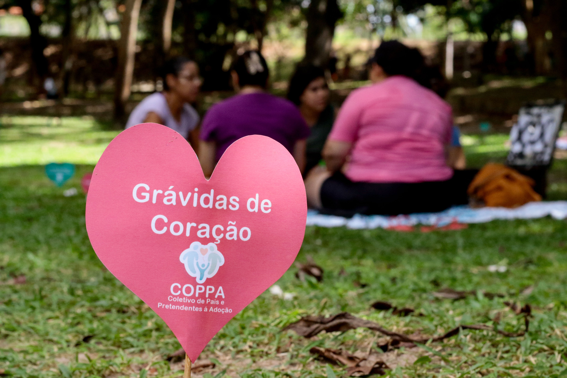 FORTALEZA,CEARÁ, BRASIL,18-05-2025: O Coletivo de Pai s e Pretendentes à Adoção – COPPA promove 1 ª Caminhada da Adoção de Crianças e Adolescentes do Iguatemi até o Parque do Cocó vinsando sensibilizar a sociedade sobre a importância da adoção legal. (Foto: Samuel Setubal/ O Povo)