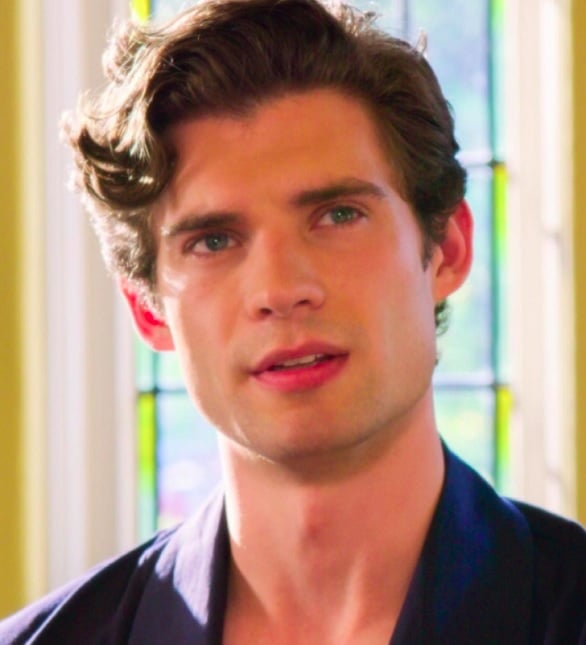 Nascido em 8 de julho de 1993, na Filadélfia, Pensilvânia, David Packard Corenswet é um ator americano em ascensão, conhecido principalmente por seus papéis marcantes em séries da Netflix.