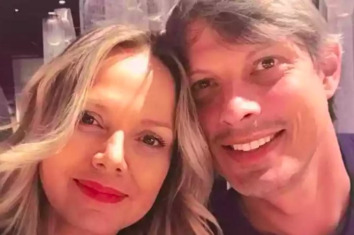 No mesmo ano, Eliana começou a namorar o diretor do programa Altas Horas, Adriano Ricco, com quem está até hoje.