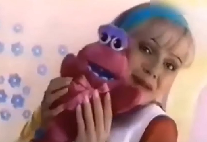 Durante esse período, Eliana introduziu o personagem Melocoton, um boneco que se tornou um grande sucesso de vendas.