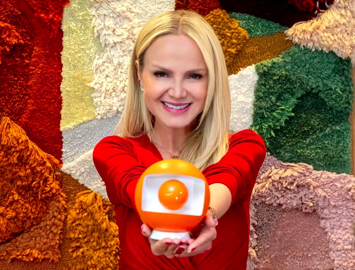 A apresentadora comemorou a oportunidade na nova emissora: Realizada e feliz com este momento da minha vida