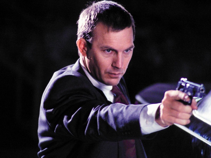 Costner continuou ganhando papéis em filmes importantes nos anos 1990, como JFK: A Pergunta que Não Quer Calar (1991), Robin Hood: O Príncipe dos Ladrões (1991), O Guarda-Costas (1992), Um Mundo Perfeito (1993) e O Jogo da Paixão (1996).