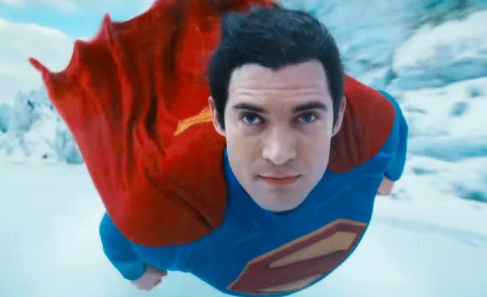 Em dezembro, a produção obteve um recorde com a primeira prévia do filme, que superou 150 milhões de visualizações. A peça do longa trazia novos detalhes do cenário da Fortaleza da Solidão. James Gunn revelou que o primeiro trailer de “Superman” foi o mais visto da história dos produtores DC Studios e Warner Bros.