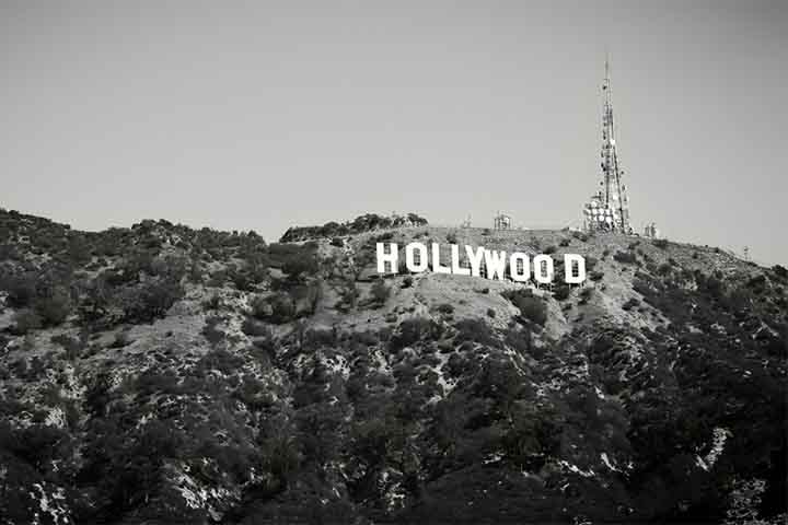 Em 2002, o terreno de 55 hectares, localizado no Cahuenga Peak, foi posto no mercado pelos administradores da herança de Howard Hughes, dono do local desde a década de 1940.