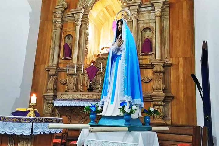 Os fiéis ficaram incomodados ao notar tons de maquiagem na santa, com as lágrimas e expressões atenuadas, e denunciaram as alterações ao Iphan. 
