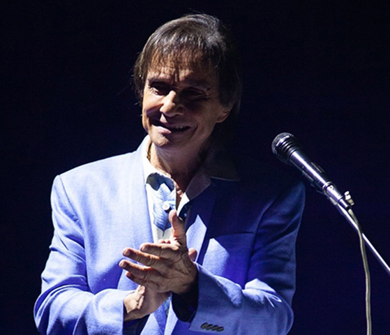 “É a idade, sabe? A gente começa a ficar um pouquinho menos tolerante e a observar mais certas coisas que incomodam, completou.
