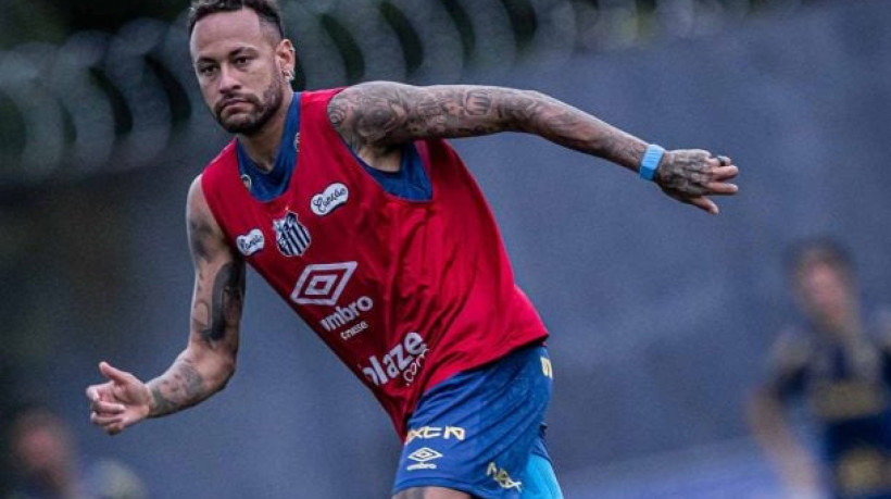 Jogador não compareceu ao clássico contra o Corinthians pelo Brasileiro, mas acompanhou equipe da Kings League em final