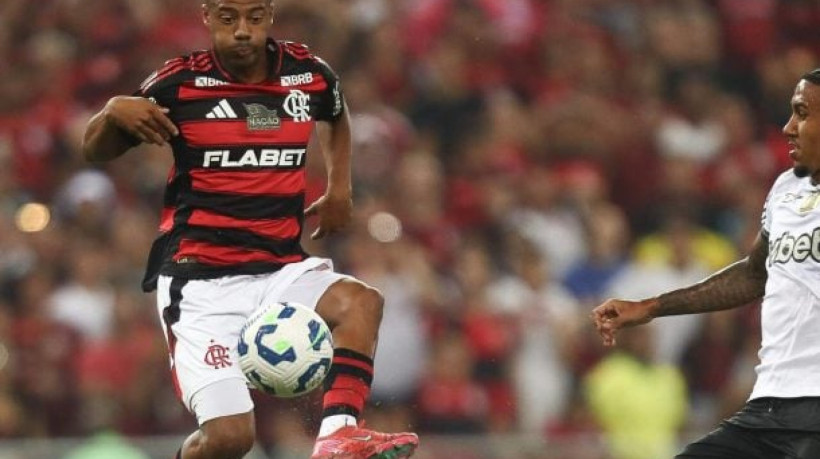 Uruguaio sofreu entorse no joelho esquerdo e saiu de campo aos 17 minutos do segundo tempo em clássico contra o Botafogo