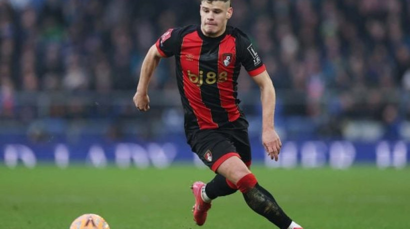 Lateral do Bournemouth, é o novo alvo dos Reds para reforçar o lado esquerdo da defesa
