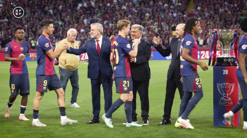 É campeão! Barcelona levanta 28º troféu de LaLiga