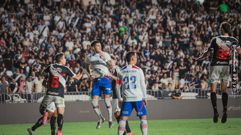 Fortaleza e Vasco em partida da 9ª rodada da Série A do Brasileirão 2025