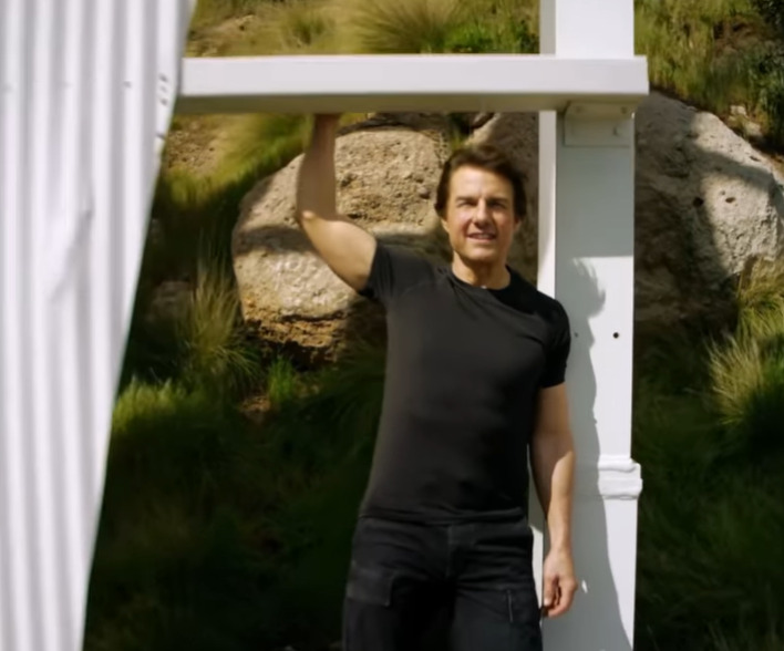 A informação foi divulgada após a participação do ator no encerramento dos Jogos Olímpicos de Paris, na França, por Jeff Zarrinnam, presidente do Hollywood Sign Trust,  em entrevista à NBC Los Angeles.