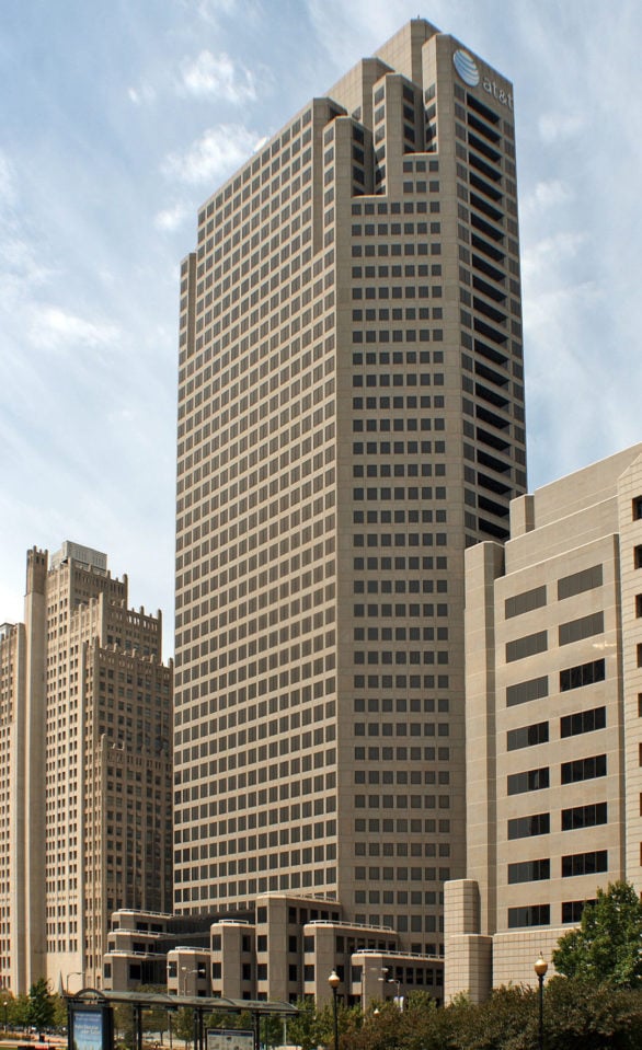 8) 900 Chestnut, EUA (179 m): Também chamado de One AT&T Center, esse prédio fica localizado em St. Louis, Missouri. Desde sua inauguração, em 1985, foi pensado para ser um centro empresarial de alto padrão. 