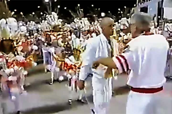 A principal referência de seu início de carreira foi seu irmão mais velho, Belôba, que também tem tino para a música, sendo compositor e companheiro de vida. Possui 28 músicas em 9 discos, colaborações com artistas como Zeca Pagodinho e Beth Carvalho.