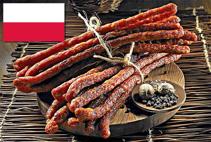 8º) Kabanosy Staropolskie (Polônia) - Conhecida por sua textura seca e crocante, bem como por seu sabor rico e aromático, essa linguiça é temperada com alho, pimenta-do-reino e, às vezes, especiarias adicionais, como cominho ou noz-moscada.