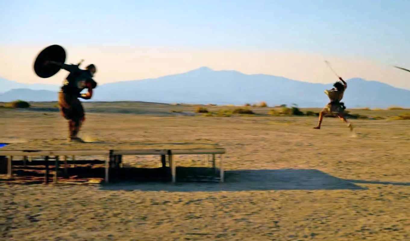 Esse cuidado com a estética reflete o investimento e o comprometimento dos criadores em oferecer uma experiência imersiva - algo que fica evidente desde os primeiros episódios.