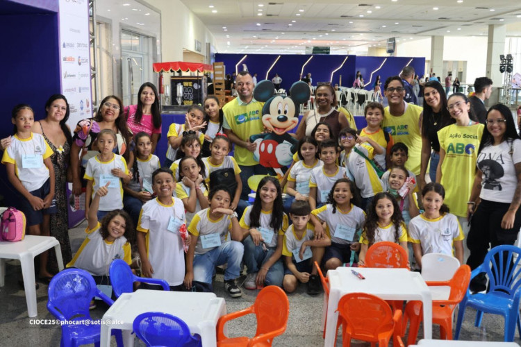 A&ccedil;&atilde;o social de higiene bucal foi realizada com 300 crian&ccedil;as 