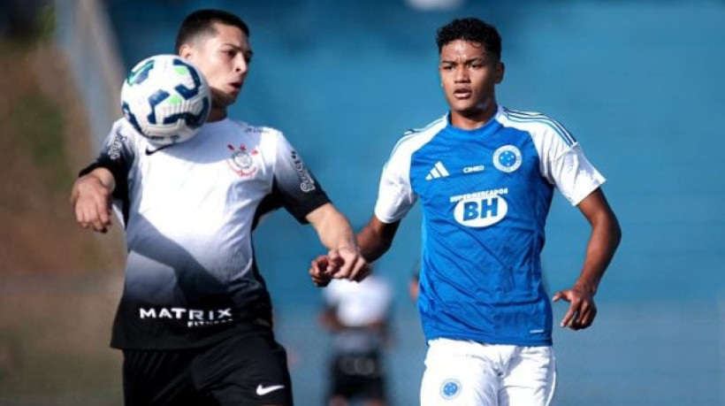 Timão conquista vitória importante por 1 a 0, fora de casa, sobe na tabela e amplia sequência negativa da Raposa na competição