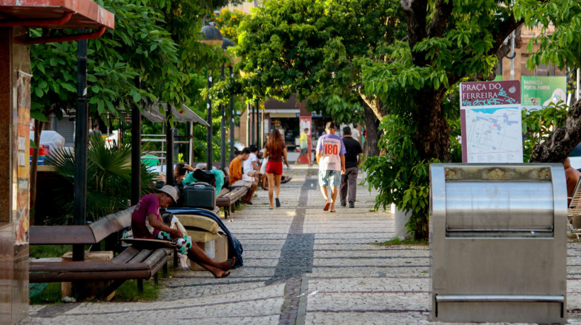 FORTALEZA, CEARÁ, BRASIL, 20-05-2025: Praça do Ferreira, Centro de Fortaleza (Foto: Samuel Setubal/ O Povo)