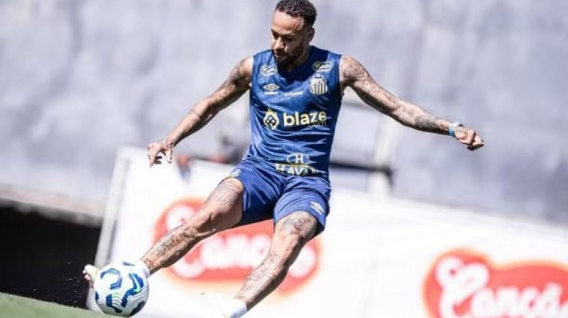 Em dez dias, craque vai entrar em seu último mês de contrato com o Peixe, enquanto tenta voltar a jogar e ser convocado pela Seleção