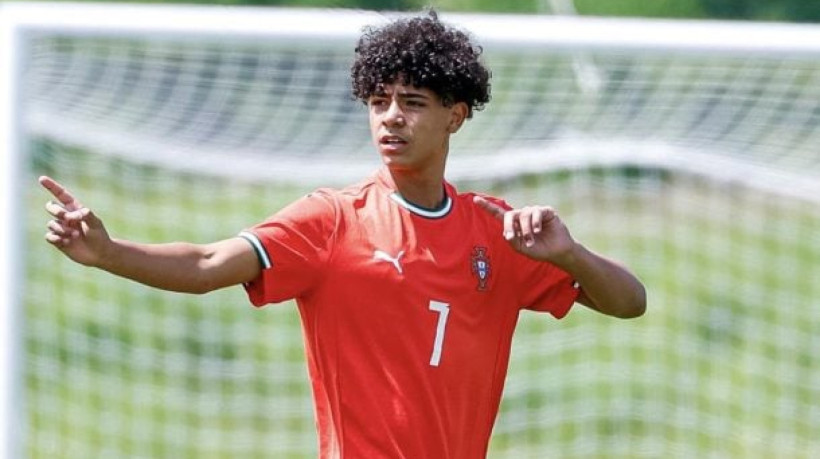 Filho mais velho do jogador tem mãe desconhecida; Imagem do craque português ao lado de uma mulher chamou atenção pela semelhança com menino