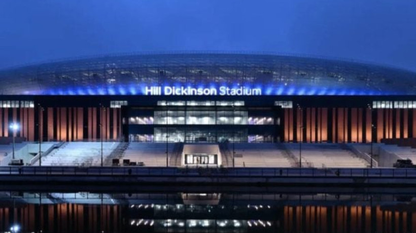 Estima-se que a arena, localizada na área de Bramley-Moore Dock, seja inaugurada em agosto e comporte até 52.888 torcedores