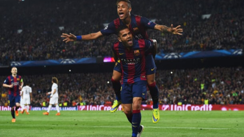 Podcast trouxe à tona detalhes inéditos da transferência do camisa 10 do Santos ao PSG, com participação direta do ex-lateral na decisão