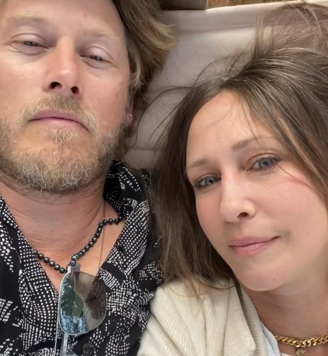 Vera Farmiga é casada com o músico Renn Hawkey desde 2008 e tem dois filhos. Ela continua a trabalhar no cinema, TV e teatro, e é um dos nomes mais respeitados de Hollywood. Vamos relembrar alguns trabalhos da atriz.