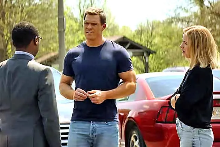 O personagem Jack Reacher é o coração da série. Criado por Lee Child em 1997 no livro Killing Floor, ele já protagonizou mais de 25 romances, sempre retratado como um homem meticuloso, discreto e implacável quando confrontado com a injustiça.