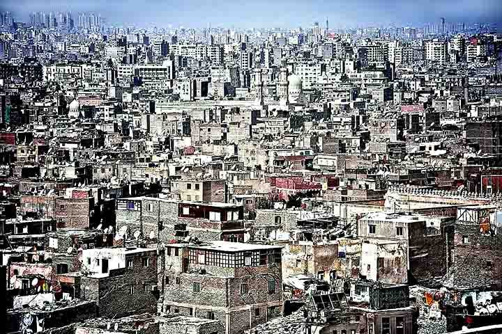 Em um planeta cada vez mais urbano, algumas cidades e bairros se destacam por sua densidade extrema. Conheça 6 lugares do mundo que são abarrotados de gente!