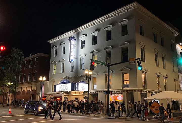 KNOXVILLE (Tennessee) - População: 192 mil -  Uma das cidades onde a música country floresceu, Knoxville é lar de festivais e eventos dedicados ao gênero.