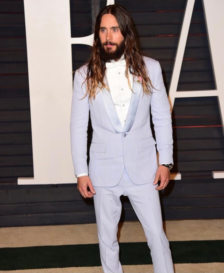 Foi em 2013.  Jared Leto  contou que precisou perder 14 quilos, além de ter removido as próprias sobrancelhas.