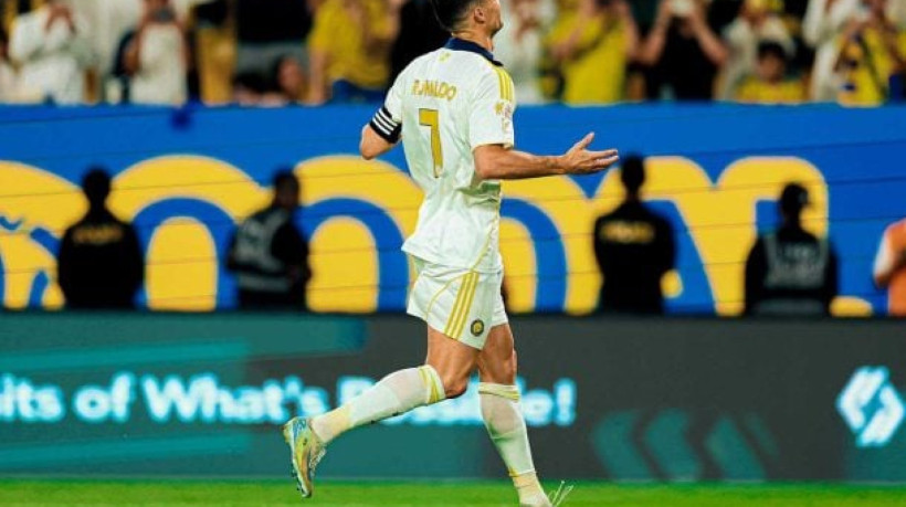 Astro português deixa o dele, também de pênalti, no triunfo por 2 a 0 sobre o Al Khaleej, pela liga Saudita