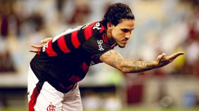 Pela primeira vez desde que voltou da lesão que o tirou por sete meses dos campos, atacante atua do início ao fim e faz um dos gols do 4 a 2