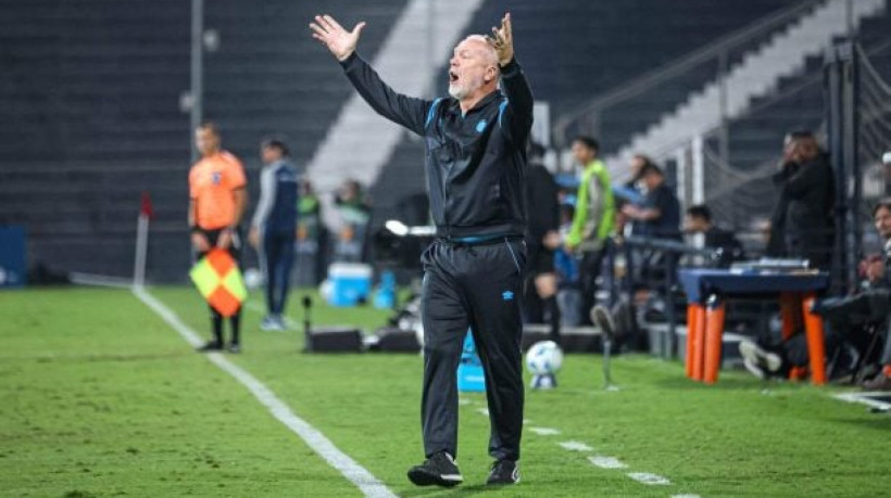 Além de reclamar da arbitragem pelo gol anulado ( levaria aos pênaltis), Mano diz que time mostrou contra o CSA que está se tornando competitivo