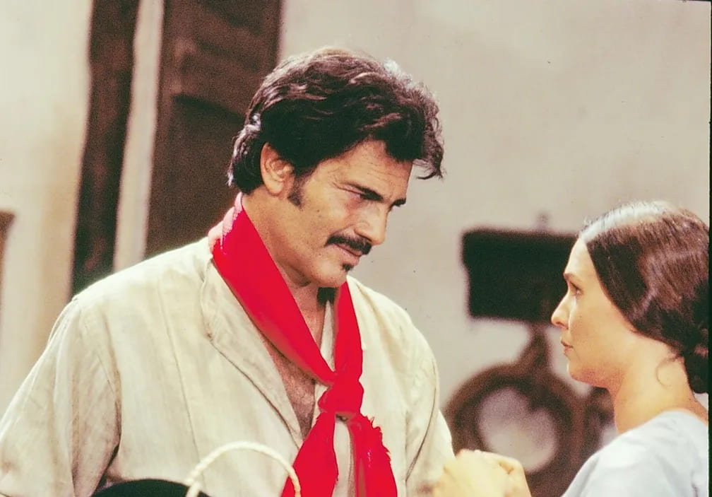 Bibiana Terra e Capitão Rodrigo Cambará - O Tempo e O Vento, de Érico Veríssimo - O romance entre a neta de Ana Terra e o aventureiro que chega ao povoado encontra resistências na saga que é uma obra fundamental do Rio Grande do Sul. Em 1985, uma minissérie estrelada por Tarcísio Meira e Louise Cardoso levou essa história ao público na TV Globo. 