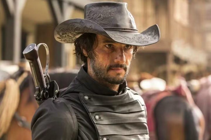 Na TV americana, Santoro se destacou em séries como Lost (2004–2010), na qual interpretou Paulo, e Westworld (2016–2022), da HBO, no papel de Hector Escaton.