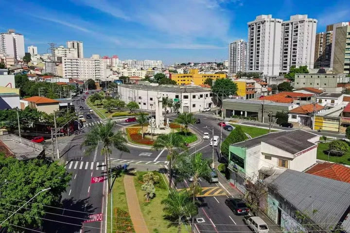 3ª) São Caetano do Sul (São Paulo) - Área: 15,331 km² | População: 165,6 mil habitantes | Densidade populacional: 10.805,2 hab./km².