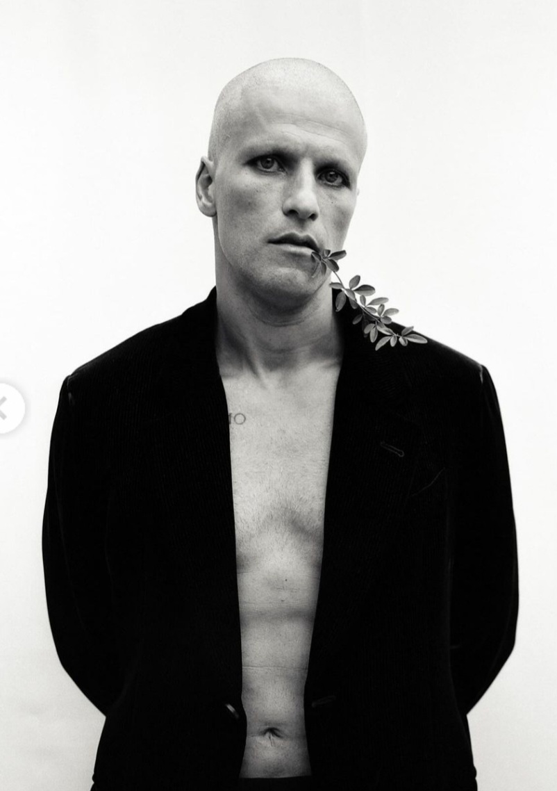 Em abril de 2024, o ator Bruno Gagliasso causou surpresa ao postar fotos em que estava bastante magro e careca.  Ele perdeu 14 quilos para interpretar o papel de Fernando Varella no filme Por um Fio, inspirado na obra do médico Dráuzio Varella. 