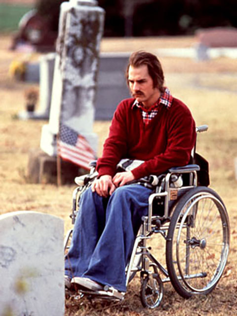 Seu primeiro prêmio foi em 1990, quando ganhou o Globo de Ouro de Melhor Ator por Nascido em 4 de julho. Ele também concorreu ao Oscar pela performance nesse filme.