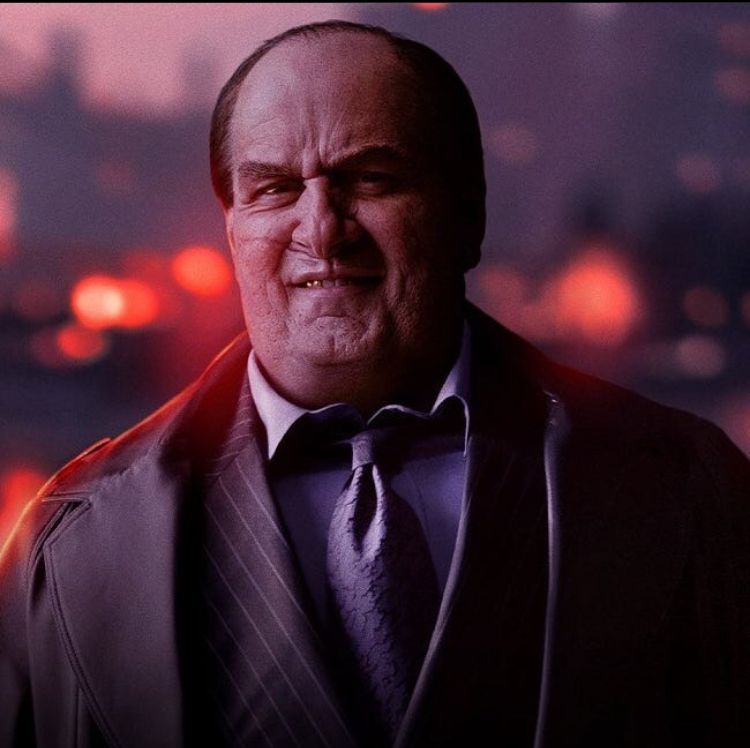 Mais recentemente, foi a vez de Colin Farrell — irreconhecível — interpretar uma versão mais realista do vilão em Batman (2022).