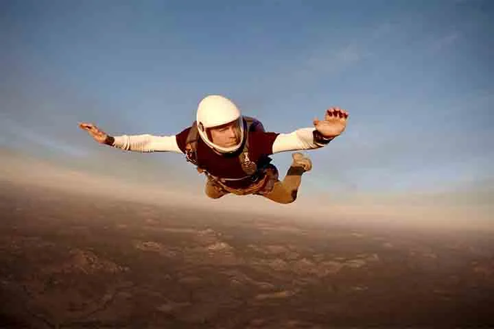 A segunda temporada, lançada em janeiro de 2025, dá continuidade às aventuras de Peter Sutherland. Agora, ele atua como agente em tempo integral da misteriosa organização Night Action e recebe a missão de encontrar um traidor infiltrado no alto escalão do governo.